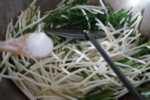 韭菜豆芽的做法