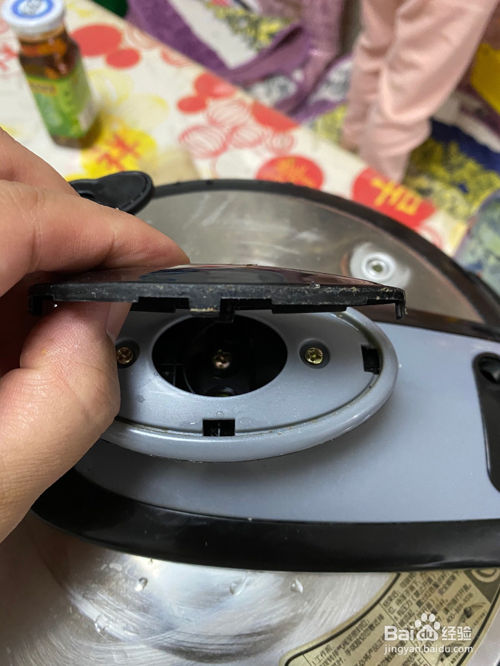 美的电热压力锅MY-LS50K 锅盖脱落