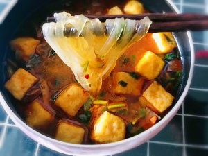 美味的鸭血粉丝汤