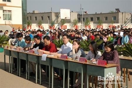 学生艺术才艺比赛的评委组成策略