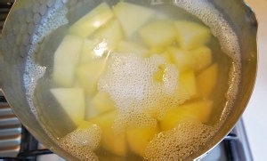 迷迭香岩盐烤土豆的做法