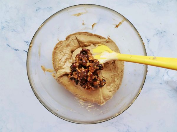 咖啡焦糖坚果磅蛋糕