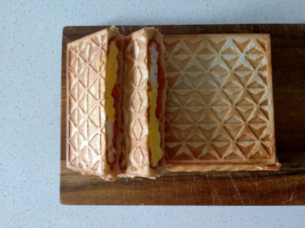 番茄乳酪鸡蛋三明治