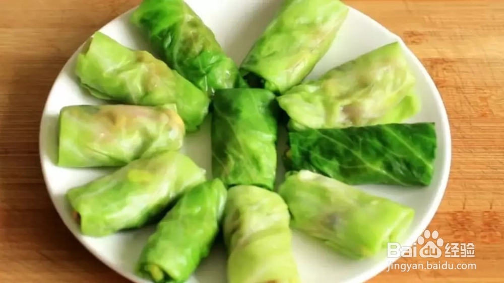 包菜换一种新吃法,整个往锅里一放