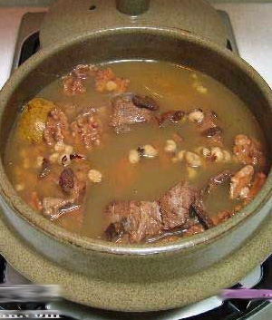 夏季饮食保健:女性美容食谱