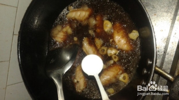 如何做出美味的可乐鸡翅