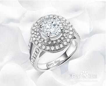 怎样选购最漂亮的求婚钻戒
