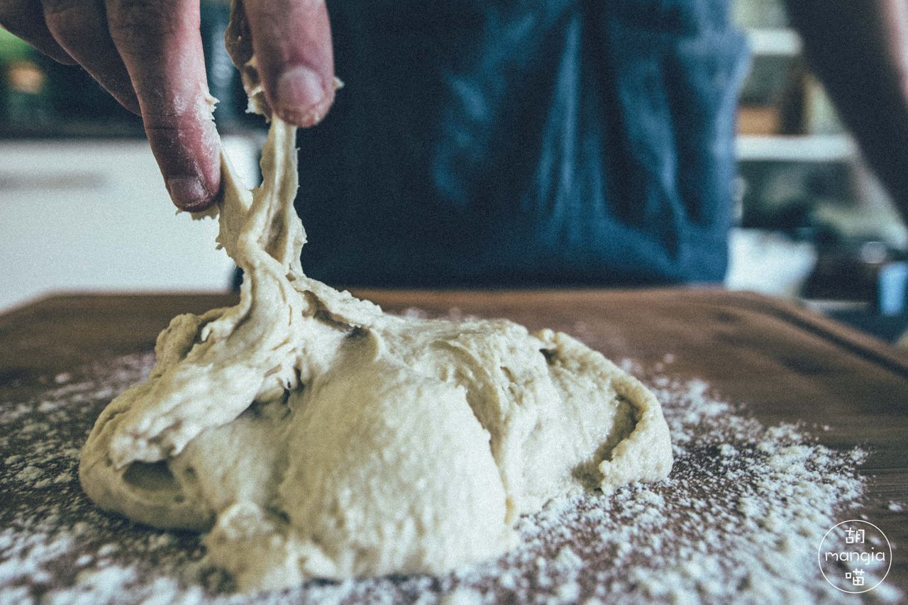 在家也能做美味的巧克力面包卷,十分好吃!