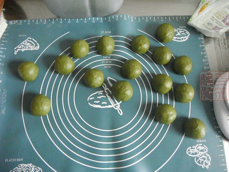 想吃淡奶抹茶小餐包？轻轻松松就能学会