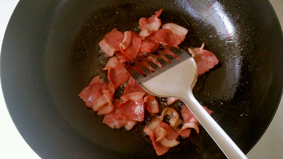 番茄培根焖饭怎么做，我教你呀
