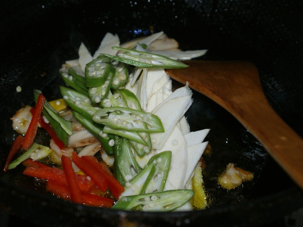 松茸笋子秋葵炒虾仁怎么做才美味，看完你就会了