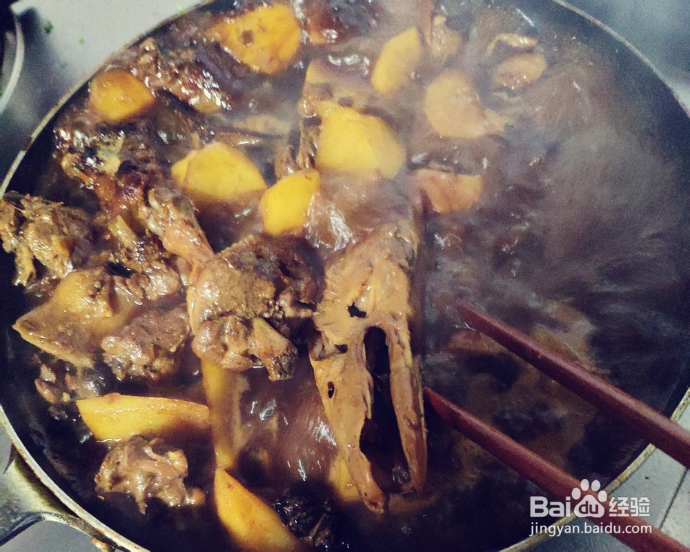 赞不绝口的铁锅炖大鹅