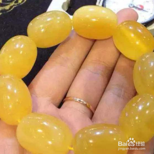 蜜蜡放一年就氧化了