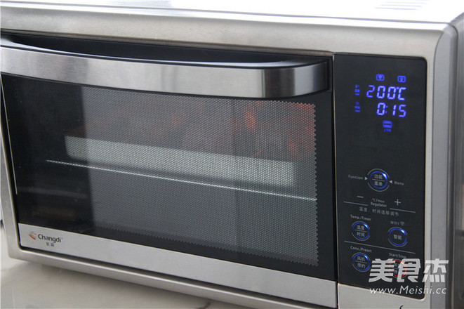 美丽新吃法—培根菠萝卷