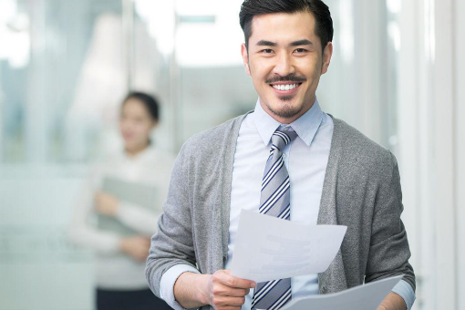 马桶镶金边的下一句