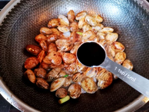 鲜嫩美味爆炒花甲