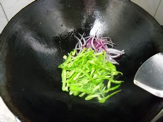 葱爆鱿鱼丝