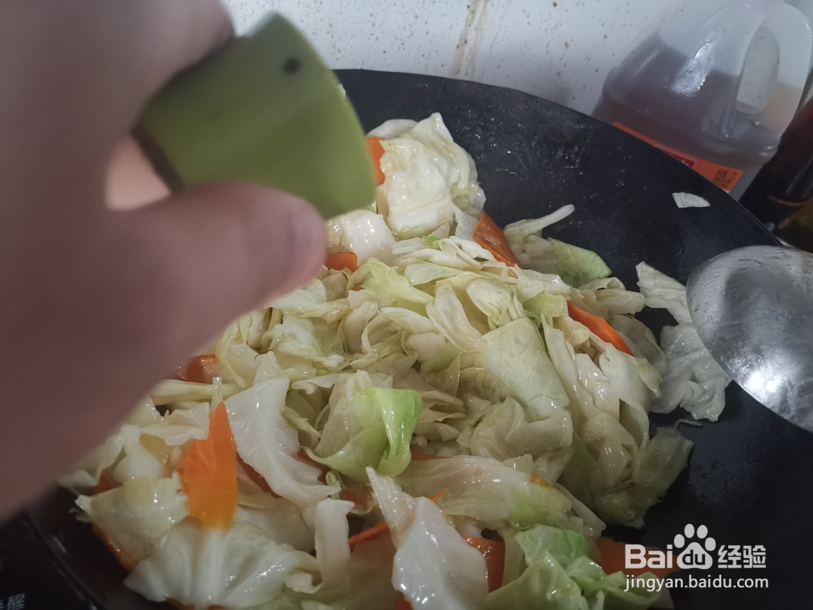 包菜炒胡萝卜片