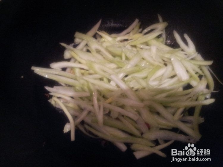 清爽不油腻的西芹土豆丝