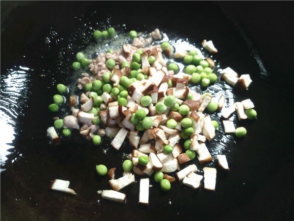 番茄豌豆肉酱意面