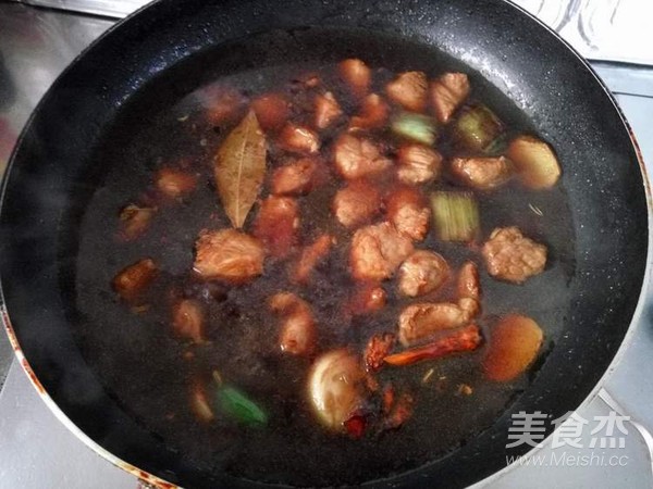 竹笋焖猪肉的做法