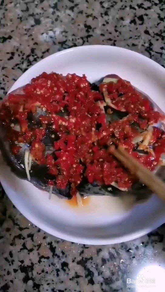 又鲜又辣的剁椒鱼头