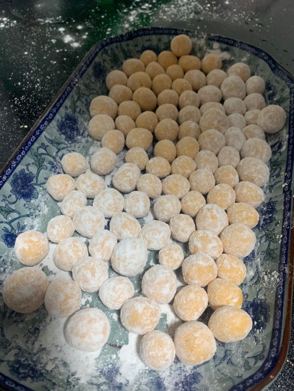 椰汁芋圆香芋西米露