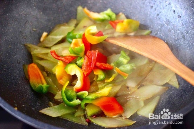 桃花蛸爆莴苣的做法