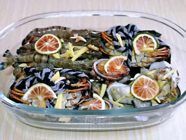 柠香热气蒸海鲜