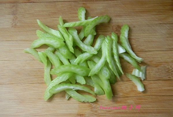 肉丝豆干炒芹菜