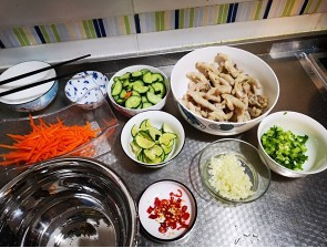 正宗傣味舂鸡脚的做法