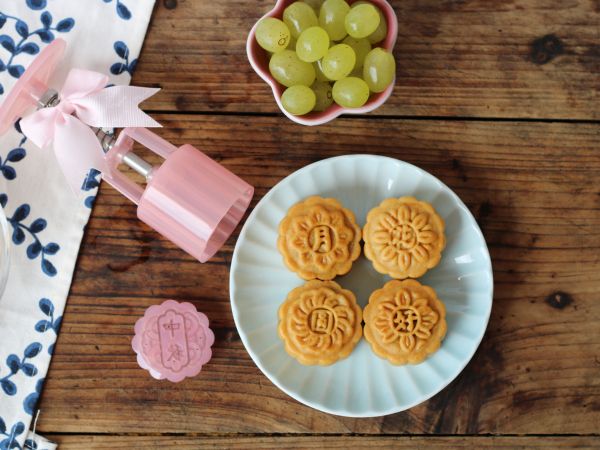 红豆沙蛋黄月饼