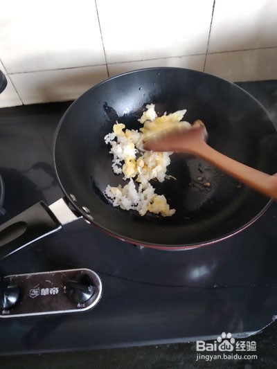 黄瓜丁蛋炒饭的做法,