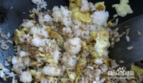 跟着学人人都喜欢的酱油蛋炒饭