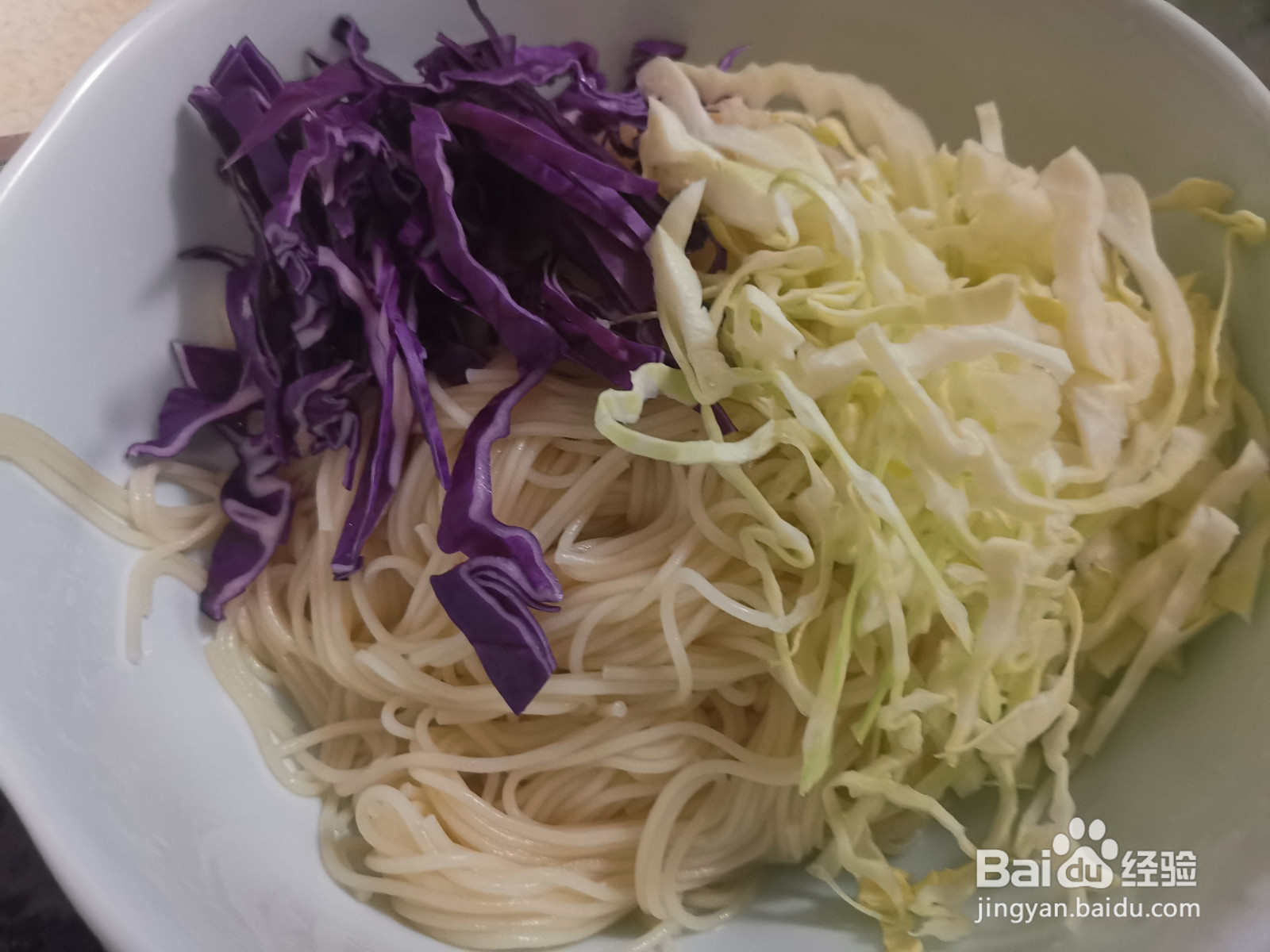 紫甘蓝土豆丁拌面