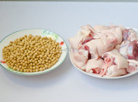 乐扣乐扣杯养生之秋享滋补汤品——黄豆猪蹄汤