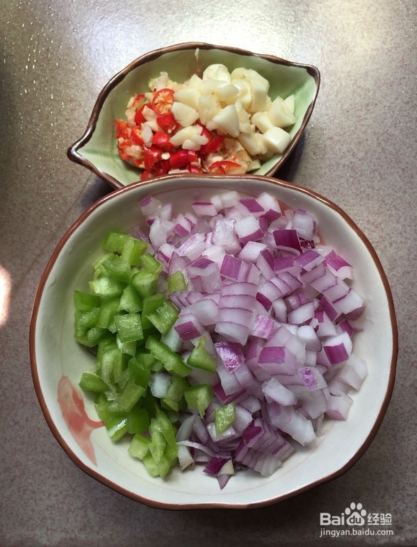 如何制作香辣腊排骨