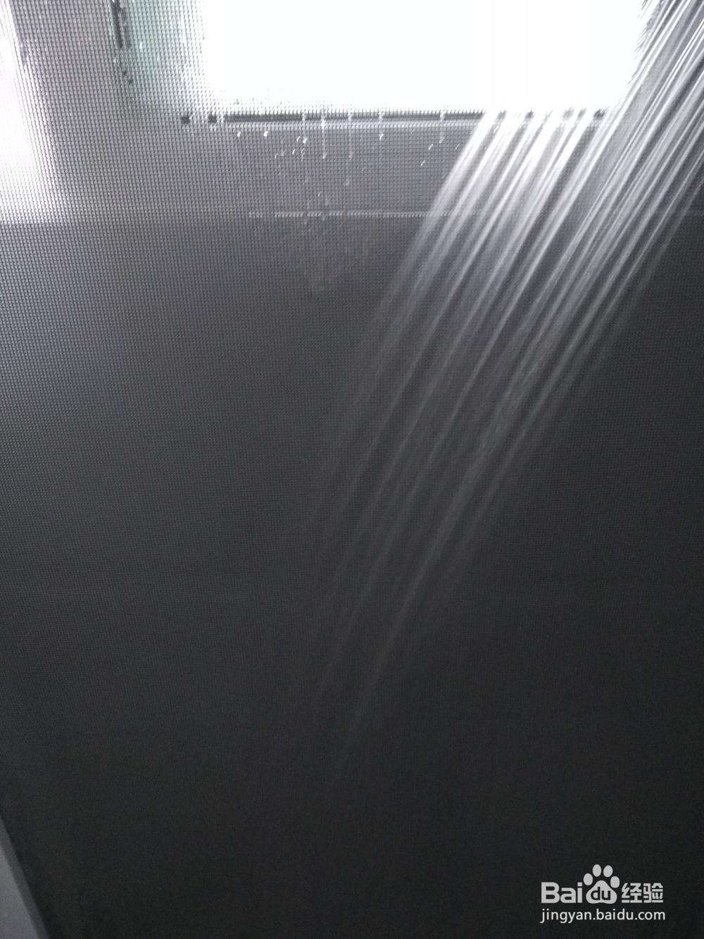 省时省力又省水的纱窗清洗方法