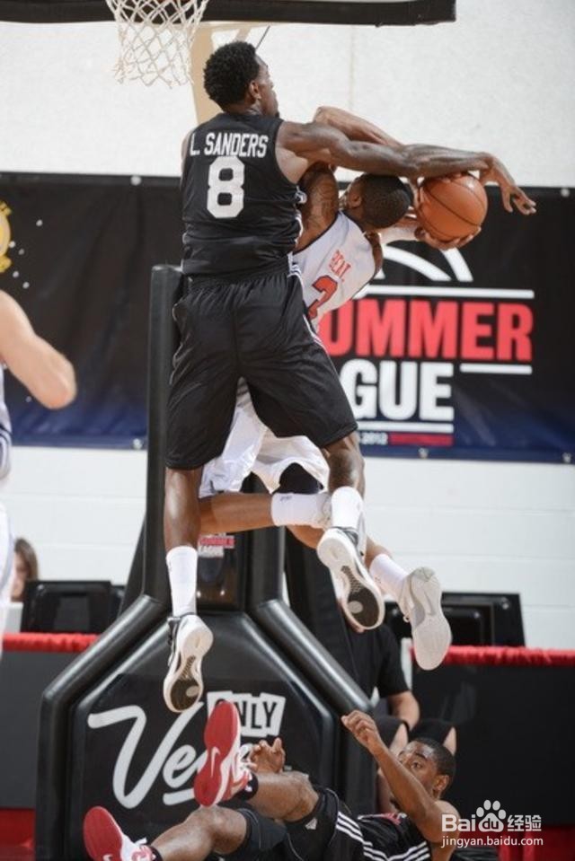 骑士签约盖帽狂人完成补强