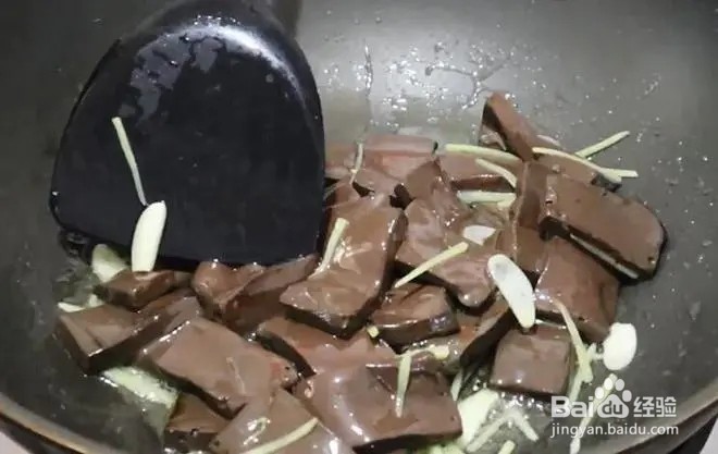 大葱爆炒猪血