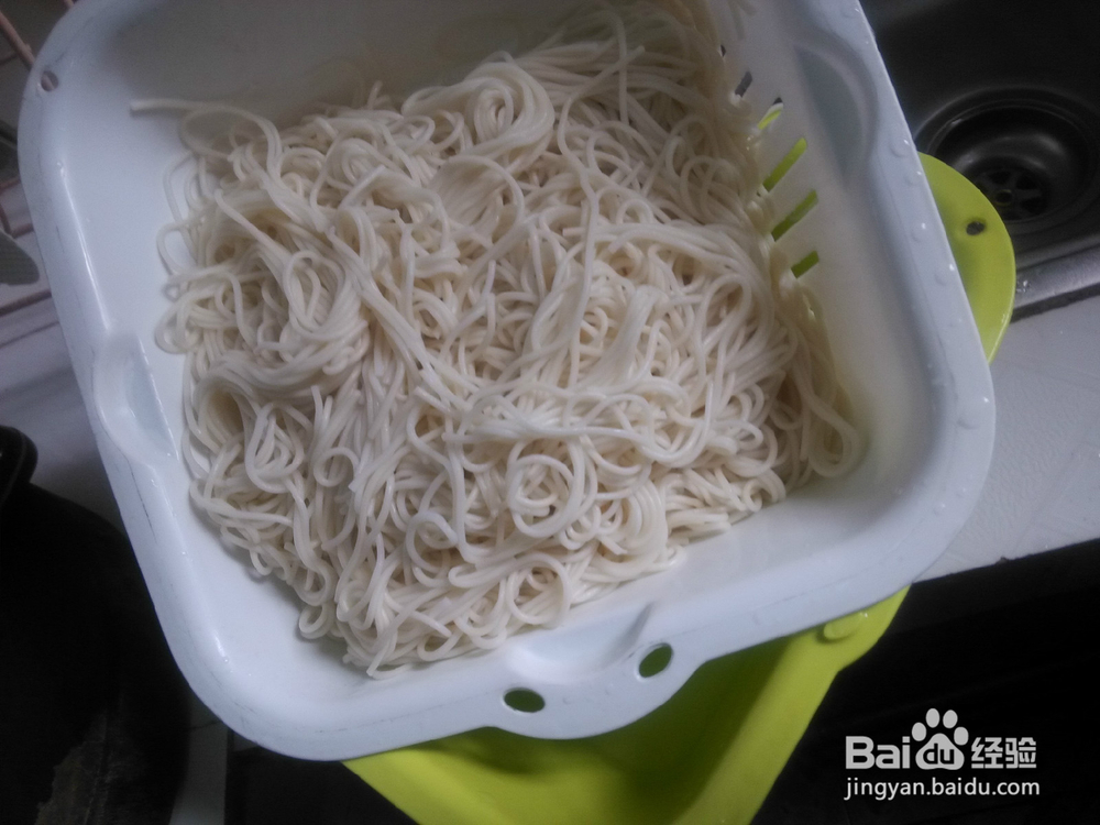 如何做炒面才不黏糊?