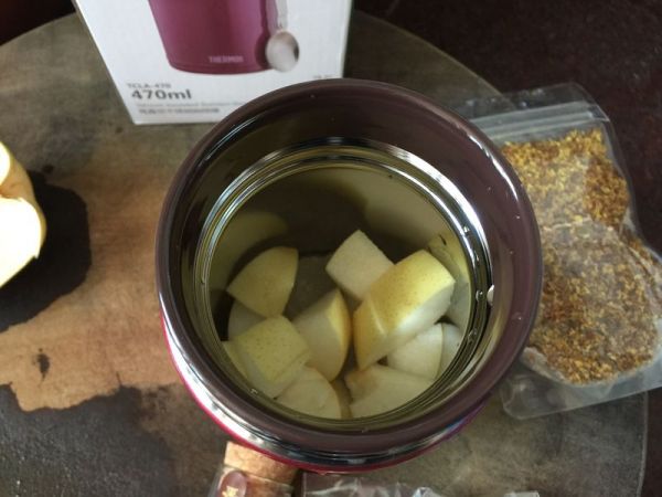 桃胶枸杞水果茶