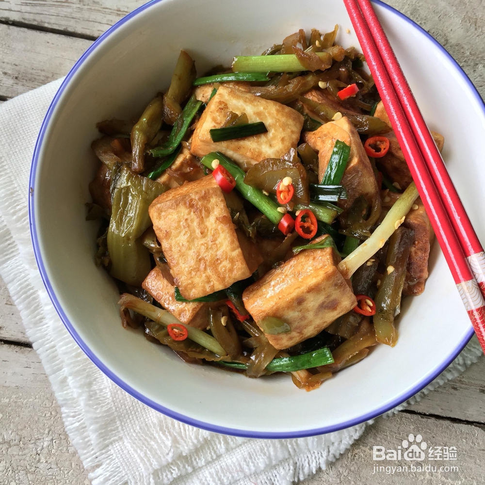 吃不胖的蒜苗酸菜焖豆腐