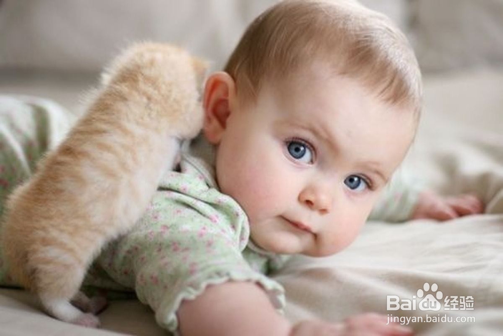 学会这几招，让宝宝爱上奶瓶吸奶