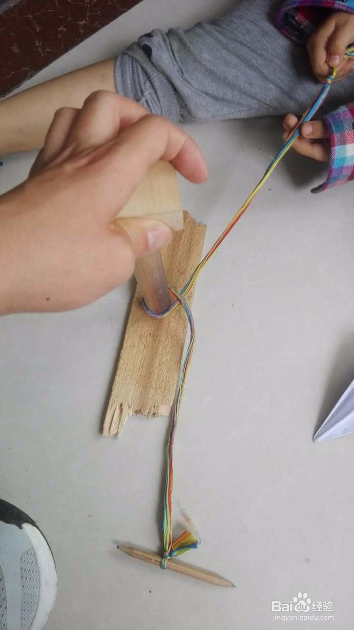 如何在户外钻木取火