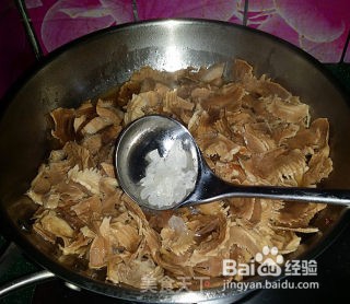 五花肉烧冬笋尖