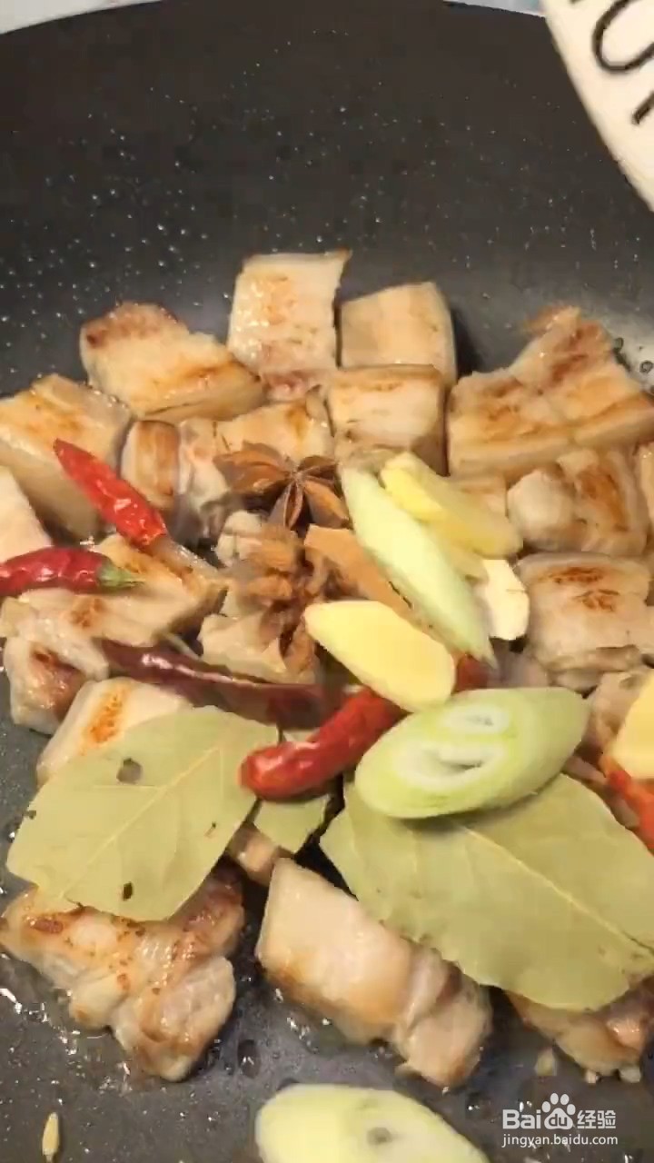 如何制作红烧肉焖蛋