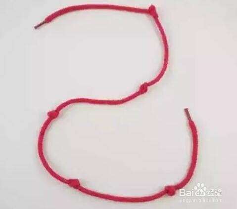 下水道堵了,她随手丢进两块药片就疏通了!