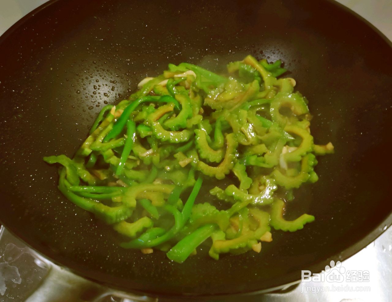 青椒炒苦瓜的做法
