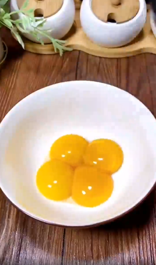 怎样做特色鸡蛋糕？